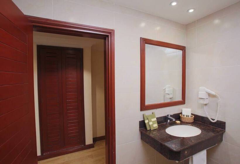 酒店 Sarova Woodlands