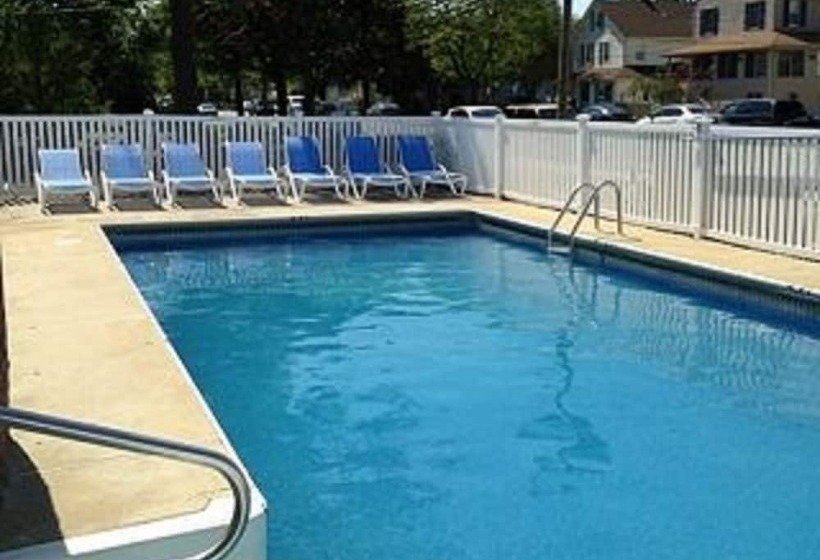 Pelican Point Motel