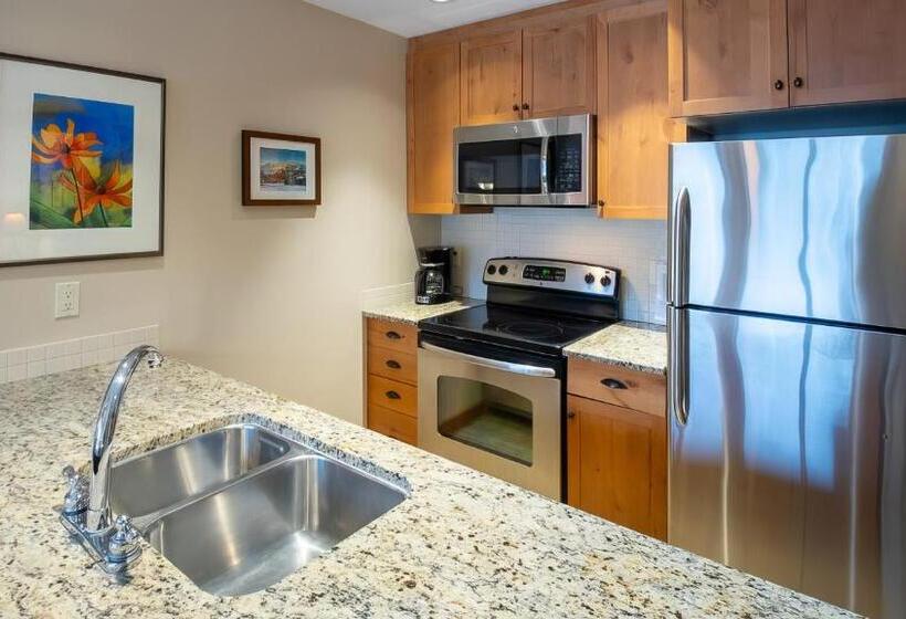 Курорт Timberline Lodges By Fernie Lodging Co