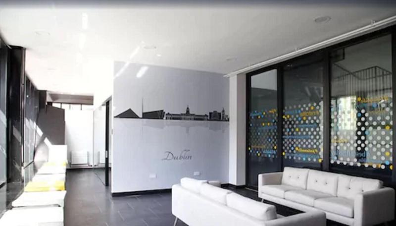 הוסטל Yugo Explore   Broadstone Hall