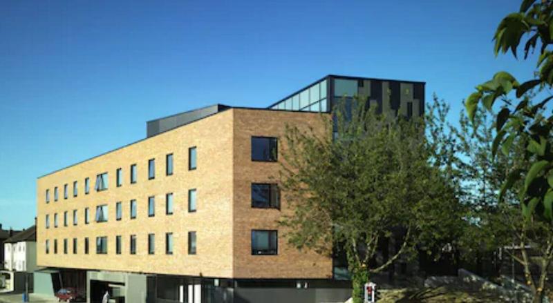 הוסטל Yugo Explore   Broadstone Hall