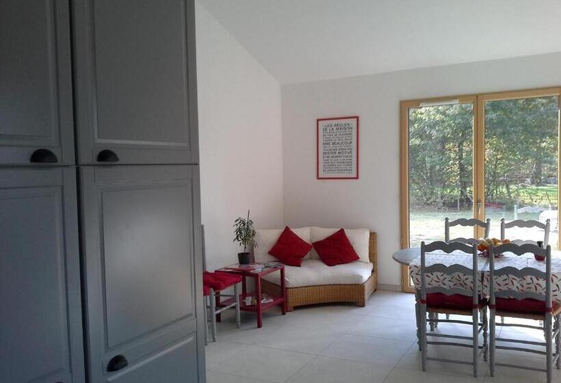 مبيت وإفطار Crisalys Chambres D'hôtes