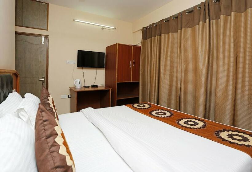 فندق Oyo 8816 Whispering Pines