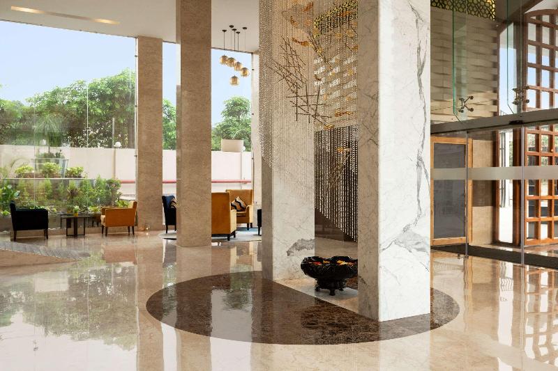 בית מלון כפרי Ramada By Wyndham Dehradun Chakrata Road