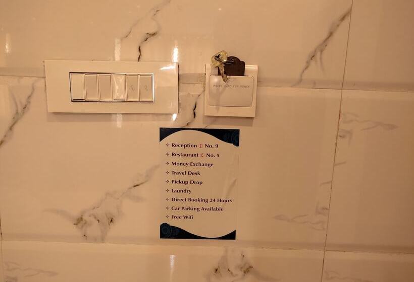 فندق Sri Maharaja Residency