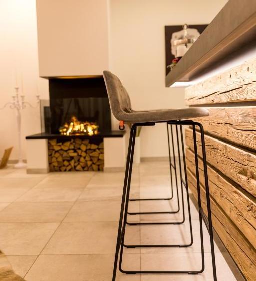 هتل The Ischgl Lodge