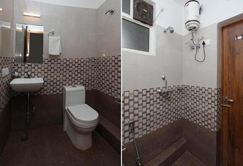 فندق Triveni Residency