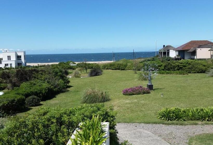 هتل Posada De Los Pajaros