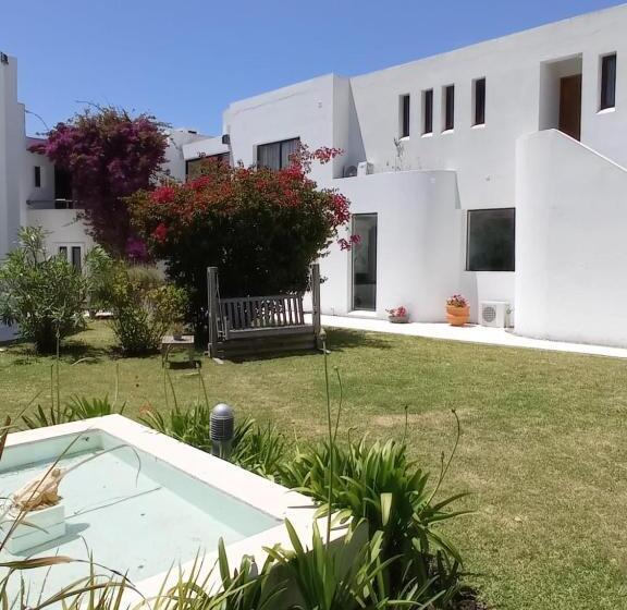 هتل Posada De Los Pajaros