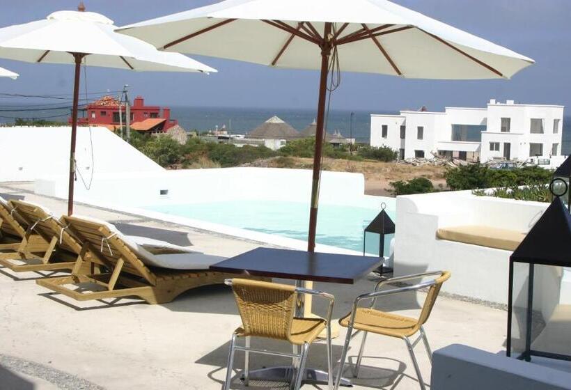 هتل Posada De Los Pajaros