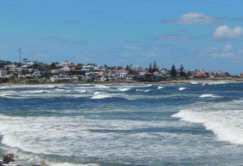 هتل Posada De Los Pajaros
