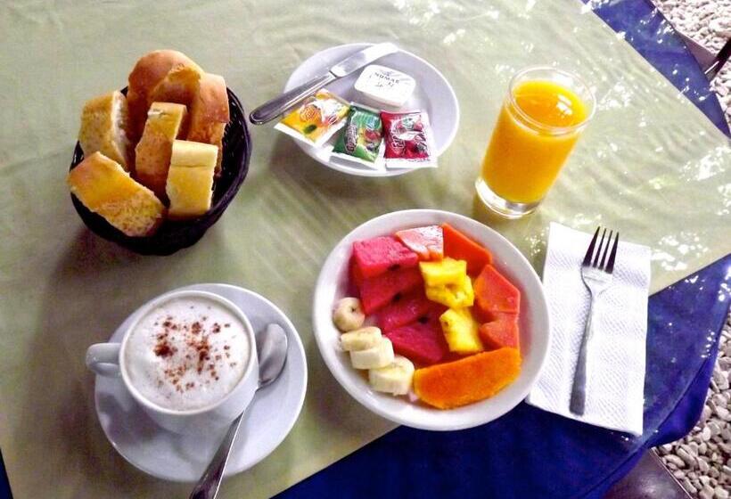 تختخواب و صبحانه Laura S House