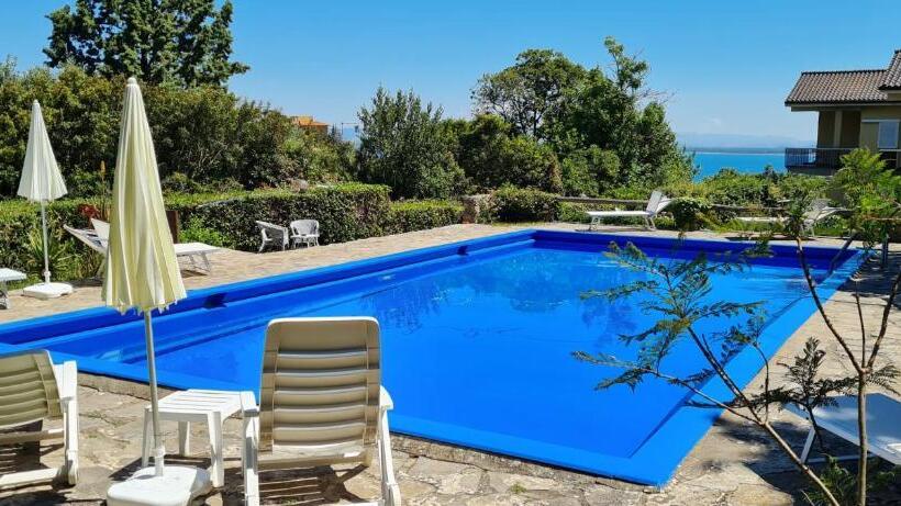 ベッドアンドブレックファースト Navarro Hill Resort