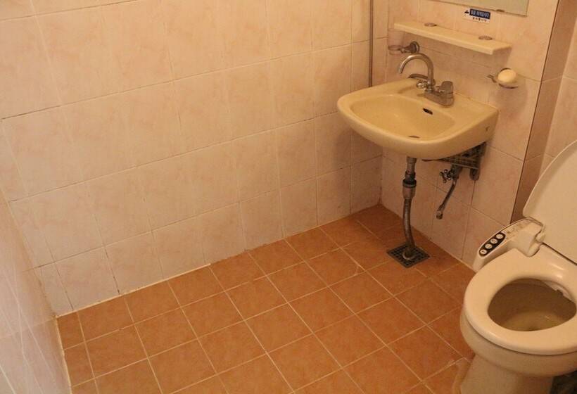 פנסיון Chiam Gotaek