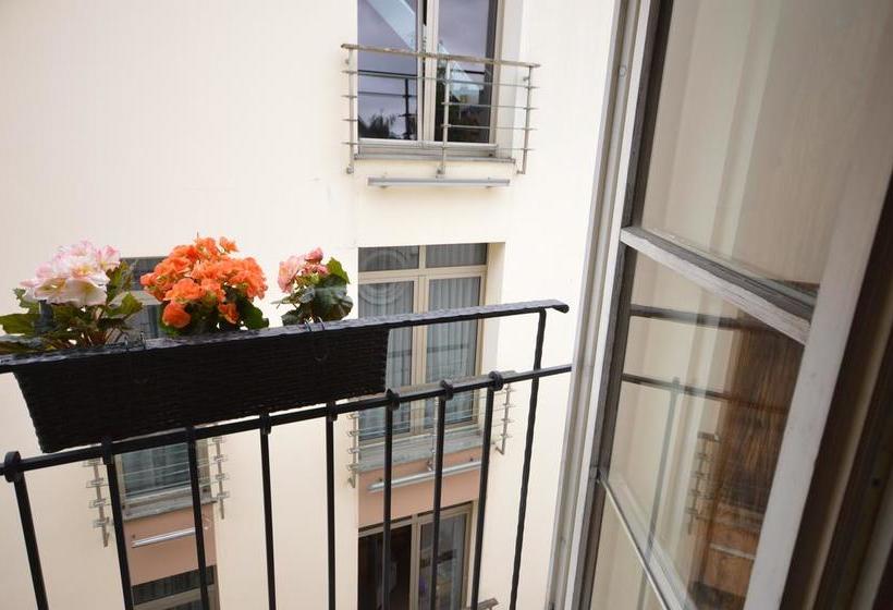 Doma Hostel