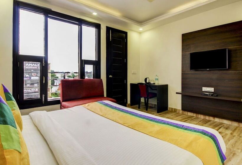 בית מלון כפרי Treebo Trend Surya Residency