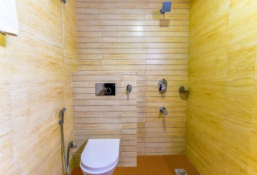 בית מלון כפרי Treebo Trend Surya Residency