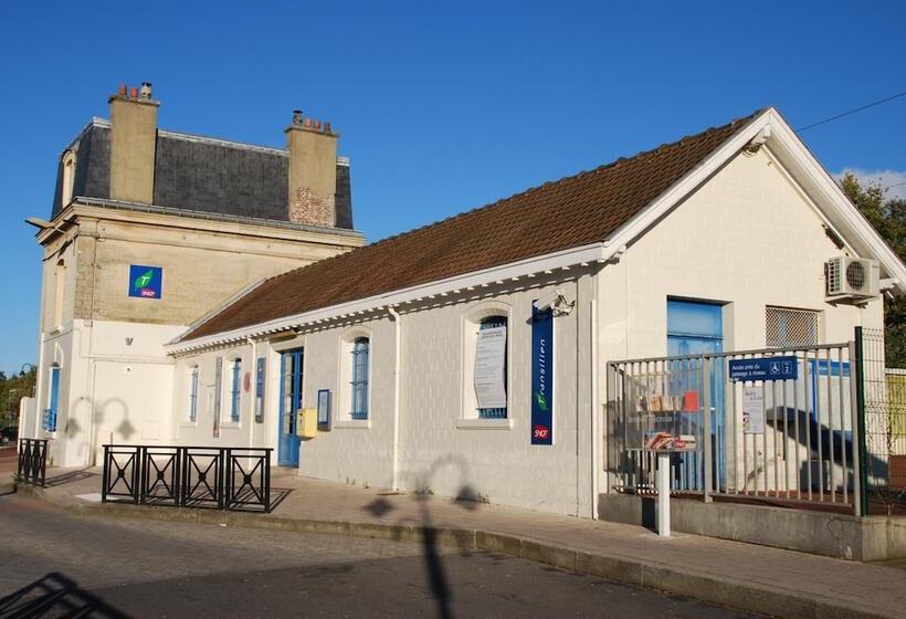 فندق Café De La Gare