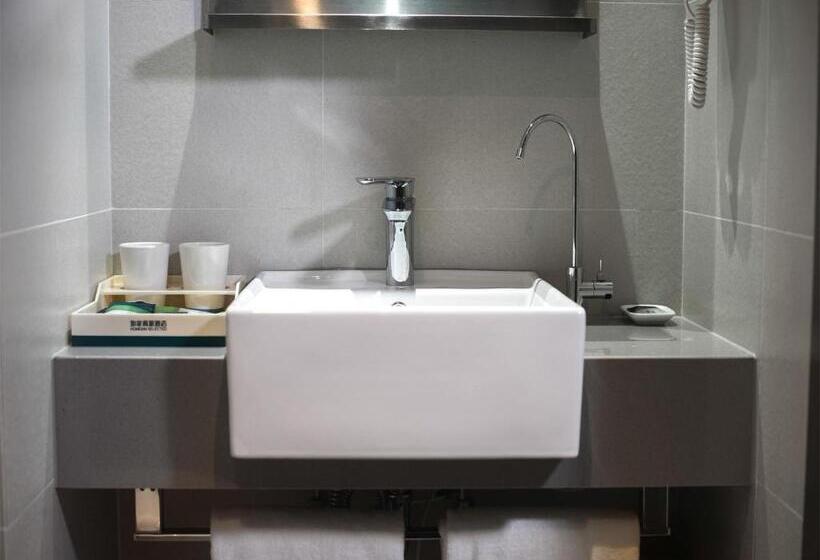 호텔 Home Inn Selected Nanjing Xuanwu Lake New Model Road Subway Station