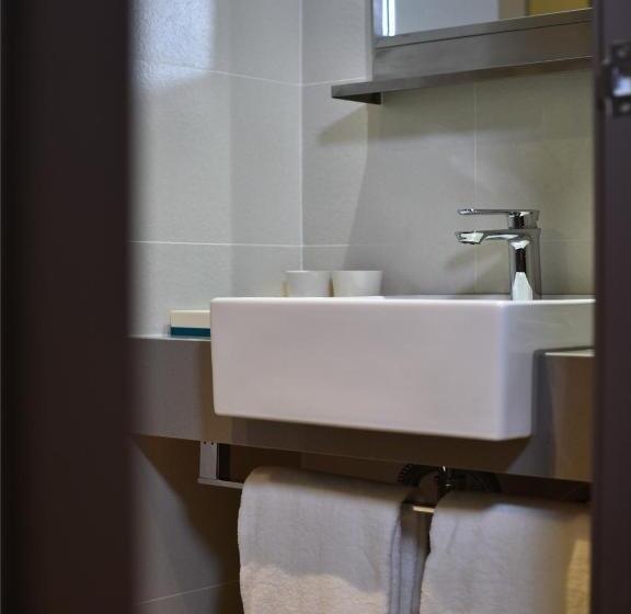 호텔 Home Inn Selected Nanjing Xuanwu Lake New Model Road Subway Station