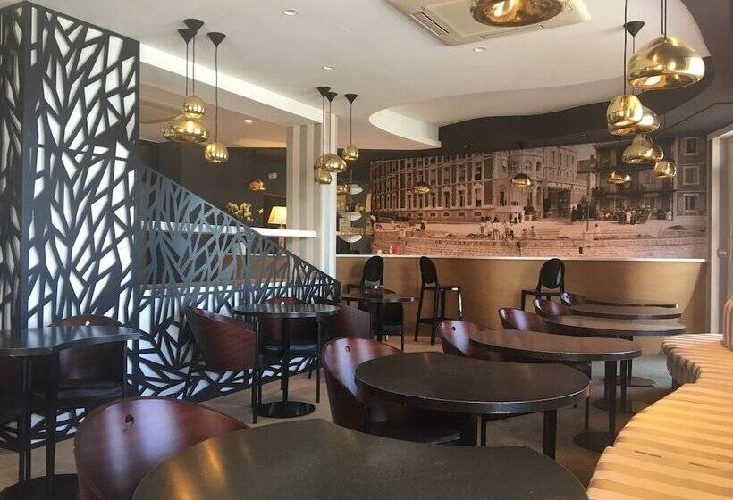 هتل Hôtel De La Plage   Saint Jean De Luz