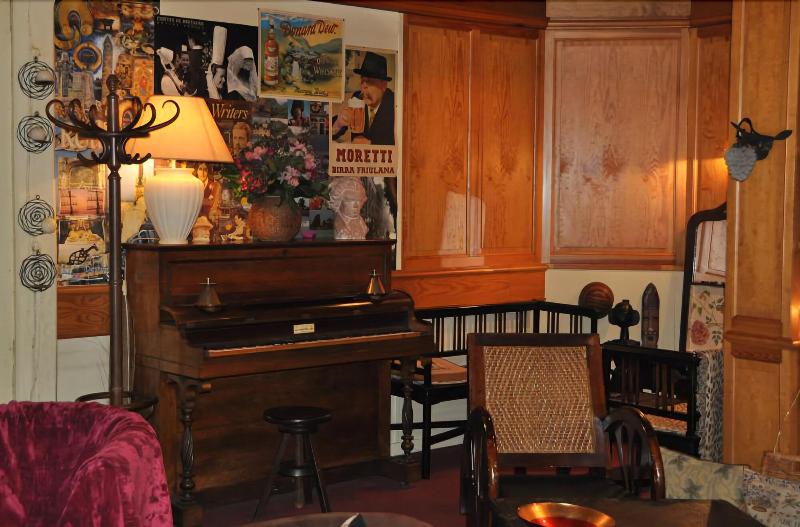 هتل Le Vieux Carre