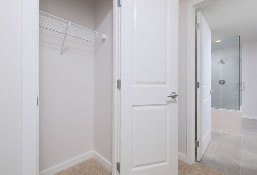 Global Luxury Suites In Downtown Bethesda