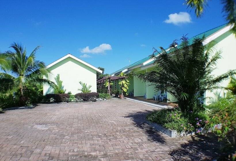 هتل Casa Cenang Resort Tok Bidin Langkawi