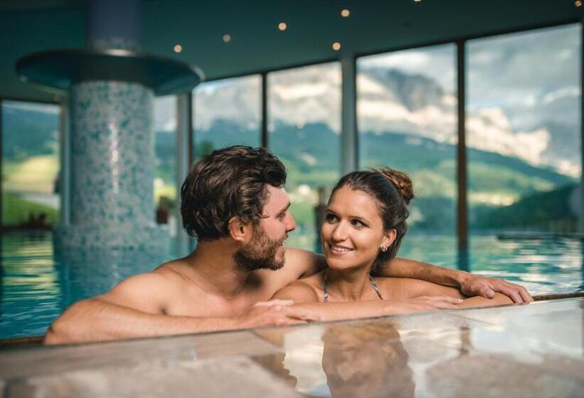 Отель Dolasilla Mountain Panoramic Wellness