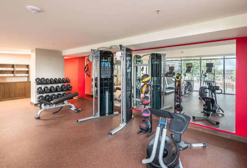 هتل Hilton Garden Inn Bogota Airport