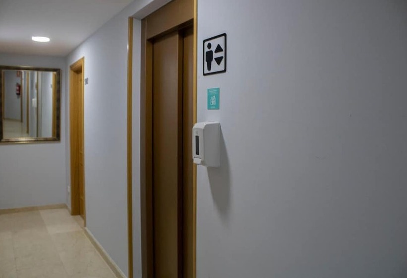 בית מלון כפרי Hostal Alda Rio Duero