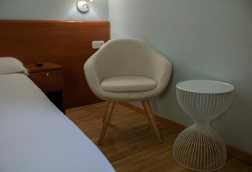 בית מלון כפרי Hostal Alda Rio Duero