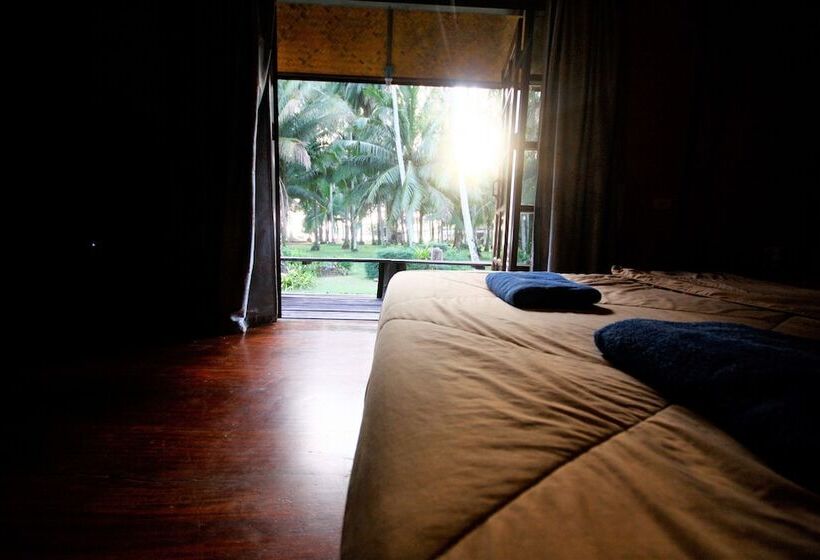 هتل Koh Kood Neverland Beach Resort