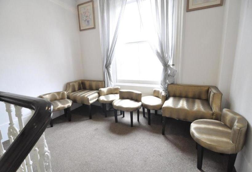 Hotel St. Apartments, Londres as melhores ofertas com Destinia