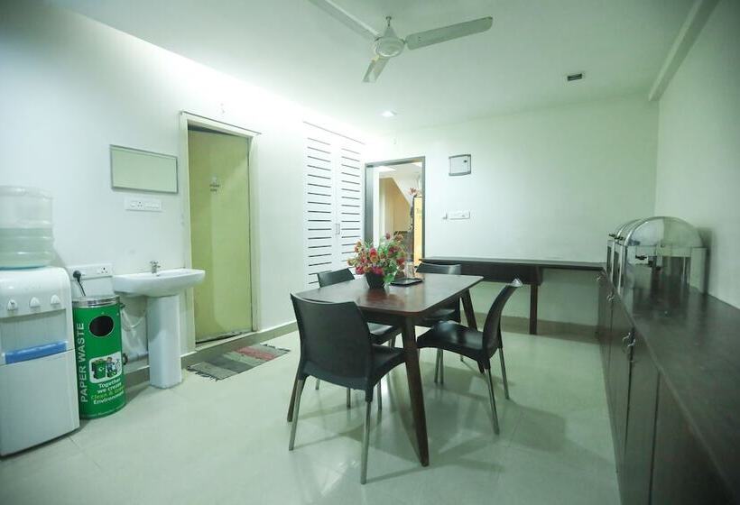 בית מלון כפרי Ulo Aravindar Residency