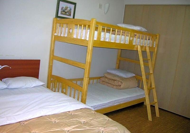 بنسيون Airport Guesthouse