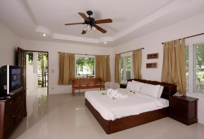 Racha Island Resort
