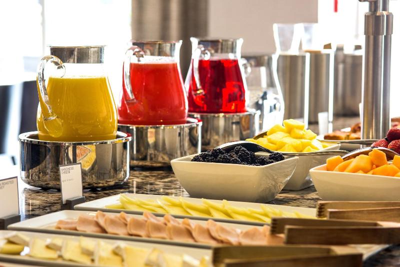 Ac Hotel By Marriott Boston Cleveland Circle