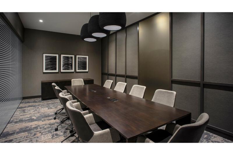 Ac Hotel By Marriott Boston Cleveland Circle