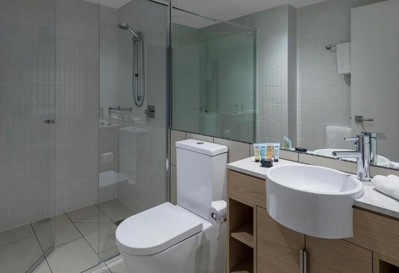 هتل Avani Broadbeach Residences