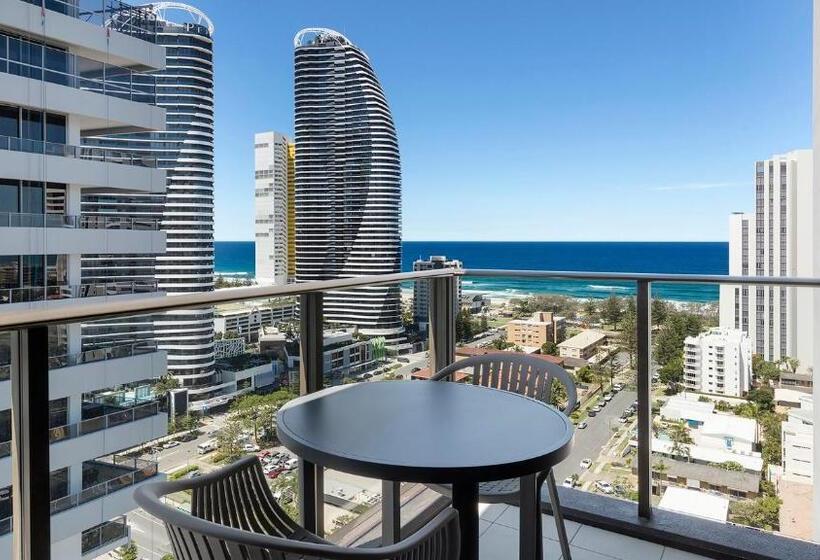 هتل Avani Broadbeach Residences
