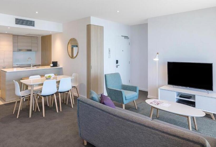 هتل Avani Broadbeach Residences