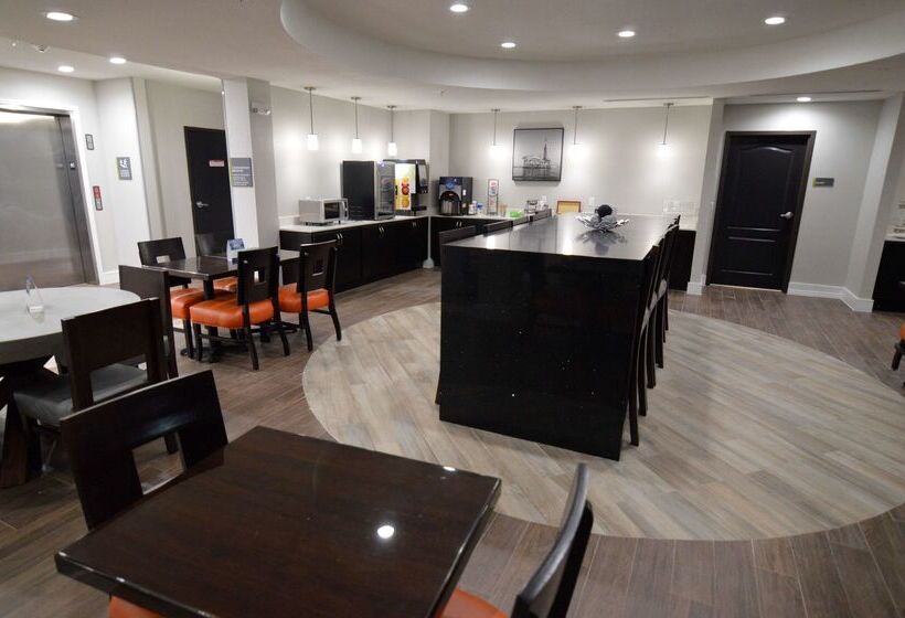 ホテル Best Western Plus Bay City Inn & Suites