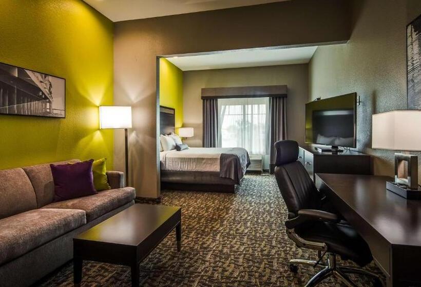 ホテル Best Western Plus Bay City Inn & Suites