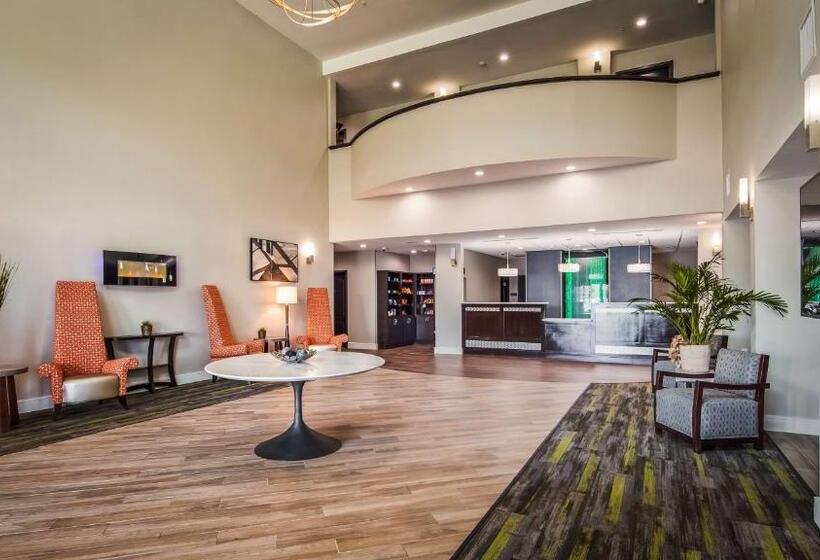 ホテル Best Western Plus Bay City Inn & Suites