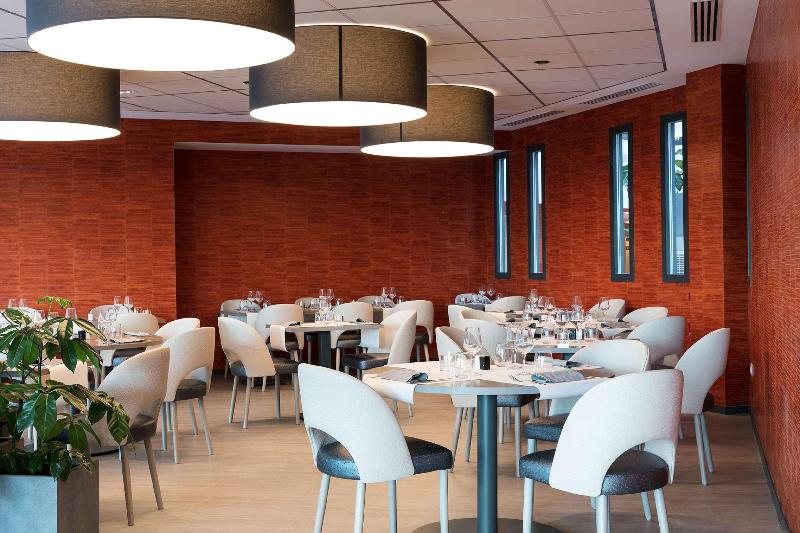 هتل Best Western Plus Hôtel Escapade Senlis