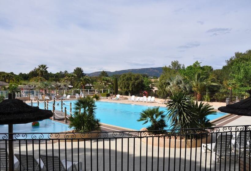 酒店 3 Bedroom Chalets Camping Leï Suves   Joycasa