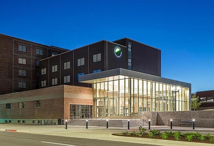 هتل Element Moline