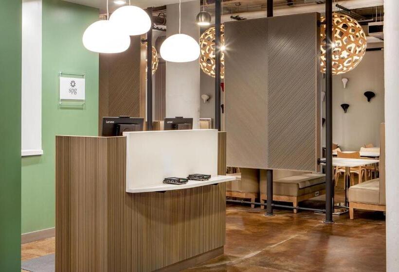 هتل Element Moline