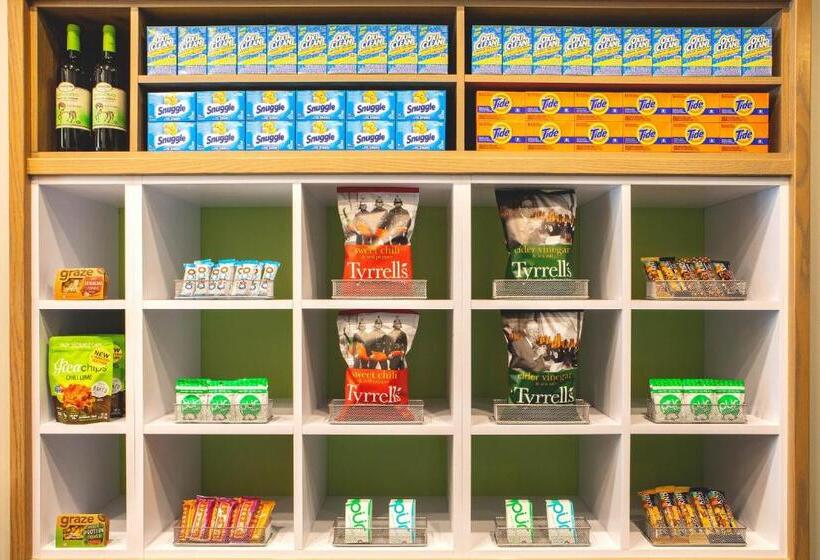 هتل Element Moline